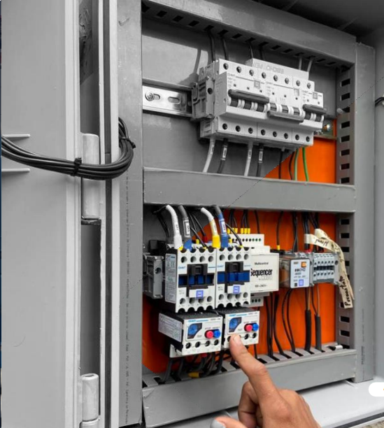 mantenimiento tableros de control para sistemas de bombeo